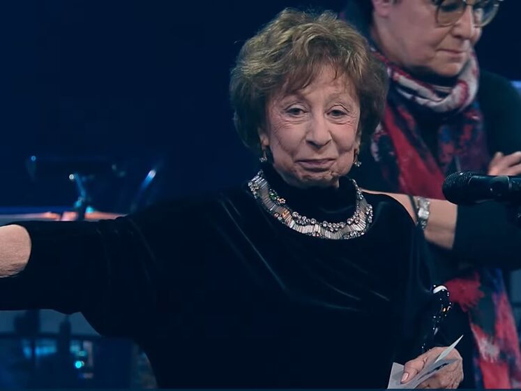 Ахеджакова на врученні театральної премії виголосила політичну промову про іноагентів, "ображених патріотів" та спотворення історії. Відео