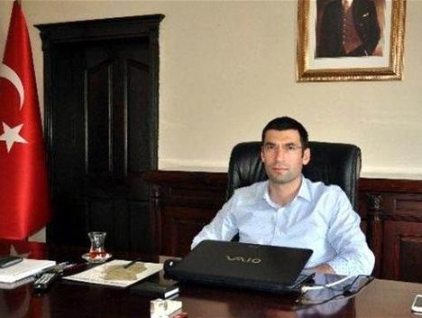 В Турции скончался губернатор округа Дерик, раненный во время теракта