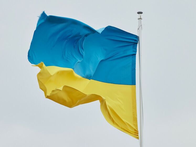 Суд у Маріуполі ухвалив вирок підлітку, який на камеру спалив прапор України