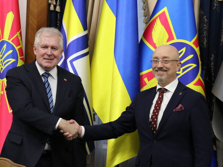 Министр обороны Литвы привез в Украину военную помощь для ВСУ