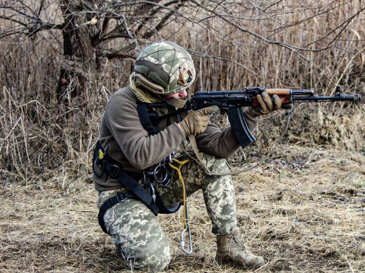Боевики на Донбассе ранили двух украинских военнослужащих – штаб ООС