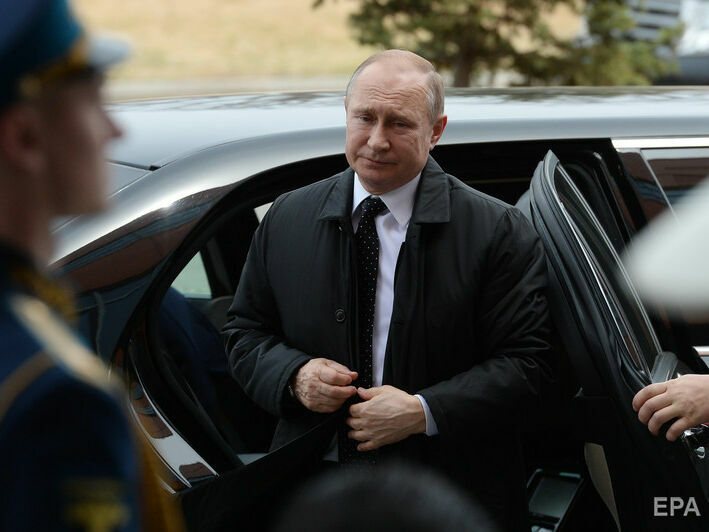 Путин признался, что подрабатывал таксистом. СМИ пишут, что раньше он говорил только о готовности делать это