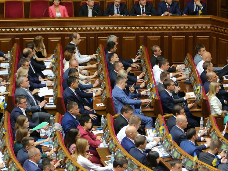 В Верховную Раду проходят семь партий, "Слуга народа" – лидер парламентского рейтинга – опрос