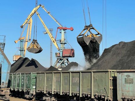На ТЭС Ахметова запасы угля выросли на 35%, на государственных станциях – снизились на 15%