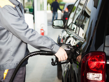 Меньше всего налогов платят заправки, продающие некачественный бензин – эксперт