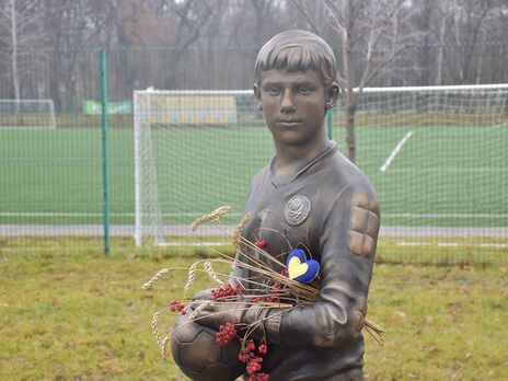 В Краматорске открыли памятник убитому боевиками футболисту Чубенко