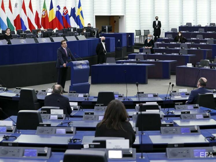 Европарламент призвал в следующем пакете санкций отключить РФ от системы SWIFT в случае новой агрессии против Украины