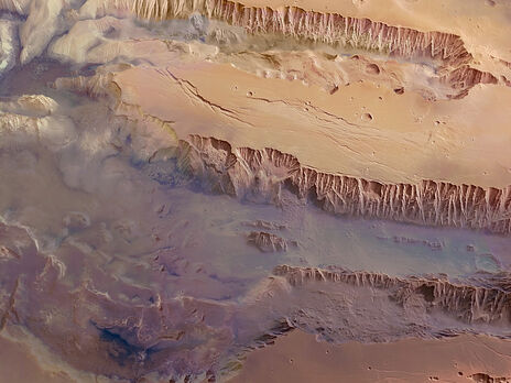 На Марсе обнаружено место, похожее на земные районы вечной мерзлоты