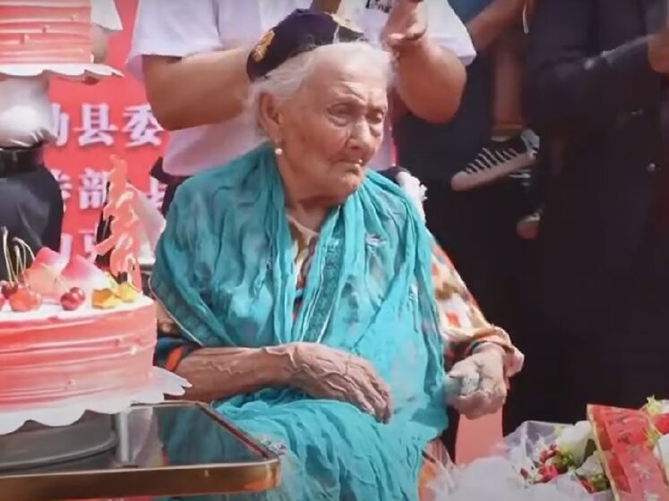 У Китаї померла найстаріша жителька країни, влада стверджує, що їй було 135 років