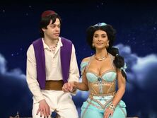 В сеть попали фото Ким Кардашян и Пита Дэвидсона во время их свидания в кинотеатре