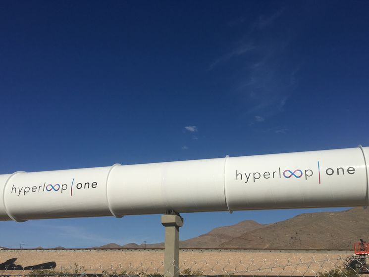 Компания Hyperloop One собирается построить в ОАЭ поезд, способный разогнаться до 1200 км/час. Видео