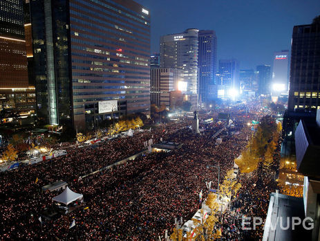 В Сеуле более полумиллиона человек требовали отставки президента страны. Фоторепортаж