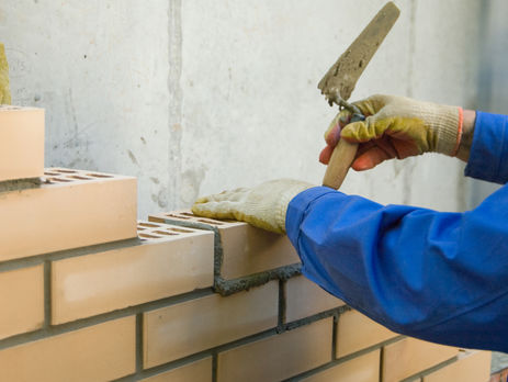 Полиция: В Киеве на стройплощадке в результате падения бетонной конструкции погиб мужчина