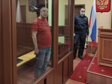 Батька соратника Навального засудили до трьох років у справі про шахрайство