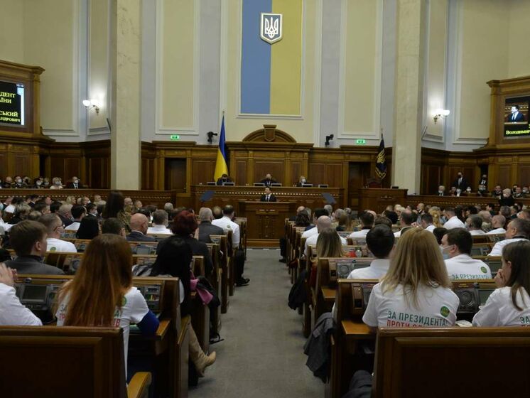 Більше ніж половина українців підтримує розпуск Верховної Ради та Кабміну – опитування