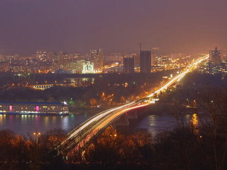 Понад чверть українців стикалася з вимкненнями електроенергії у новому опалювальному сезоні – опитування