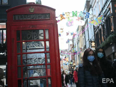 В Великобритании зарегистрировали более 100 тыс. случаев COVID-19 за сутки – впервые за время пандемии