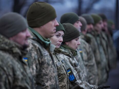 До конца 2022 года на воинский учет должны стать украинки представительницы десятков профессий
