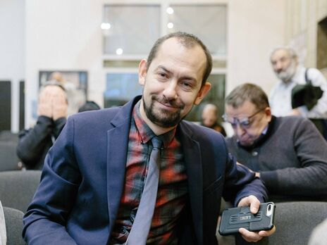 Я не русский и терпилой быть не обучен, поэтому не пойду на пресс-конференцию Путина, администрация которого продвигает дело против меня