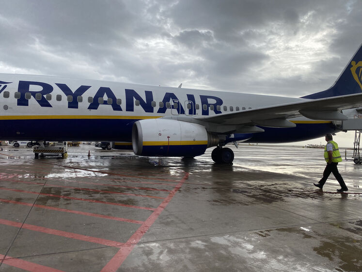 Ryanair у січні зупинить 17 рейсів з України