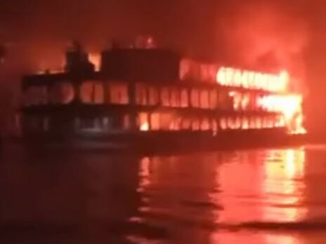 В Бангладеш десятки человек погибли в результате пожара на пароме