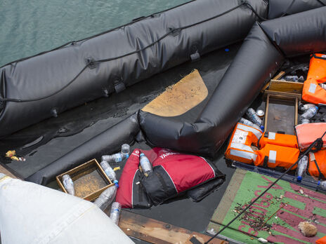Біля берегів Греції затонуло судно з мігрантами, загинуло понад 10 людей