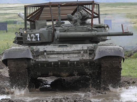 Вооруженные силы РФ объявили об отводе 10 тыс. военных от границы с Украиной и из оккупированного Крыма