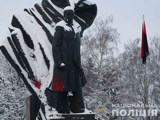Памятник Бандере в Тернополе будут охранять круглосуточно