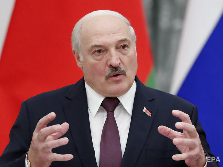 У Білорусі в поправках до конституції обмежили строк повноважень президента та гарантували йому недоторканність
