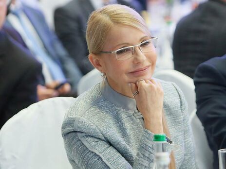 Чорна косинка, вбрання від Dolce&Gabbana та халат. П'ять із половиною найбільш обговорюваних образів Тимошенко у 2021 році