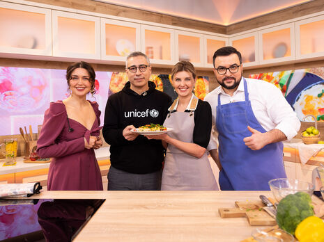 Елена Зеленская сказала, что скумбрия стоит 8 грн/кг, потом извинилась. Видео