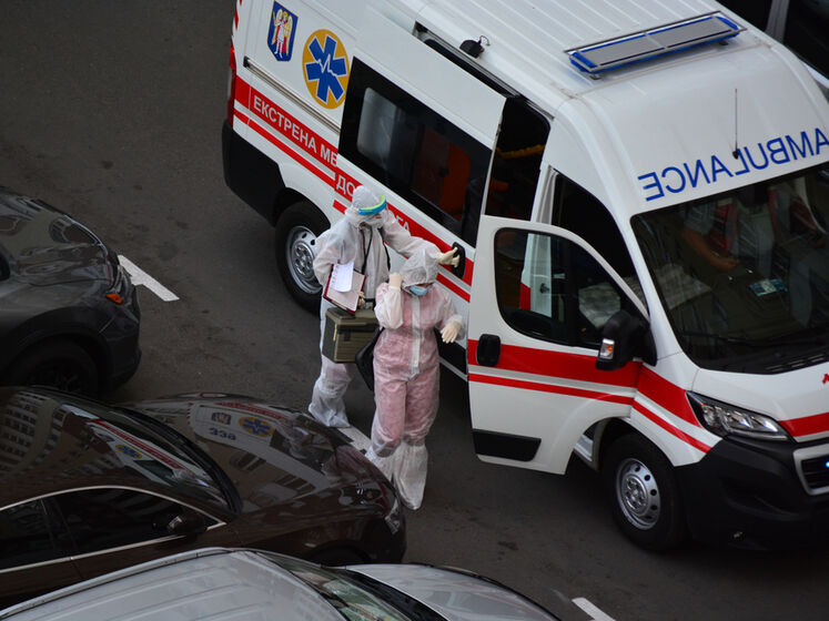 За сутки в Украине от коронавируса умерло почти 300 человек
