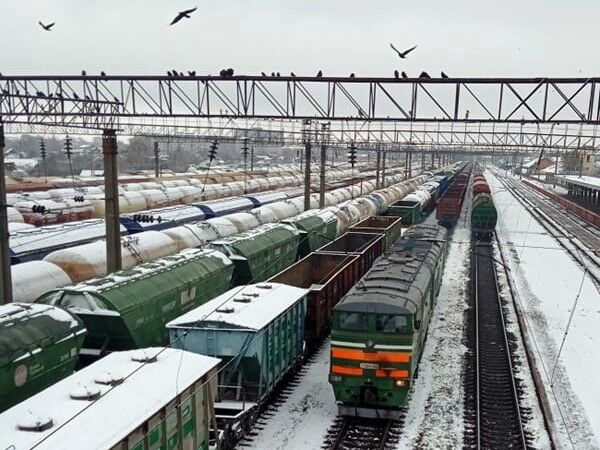 Дефицит локомотивов в "Укрзалізниці" приводит к миллионным потерям перевозчиков – СМИ