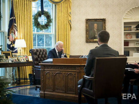 Байден проведет телефонные переговоры с Зеленским 2 января