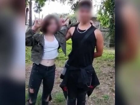 Делали фото и видео с черепом для соцсетей. В Прикарпатье подростки вскрыли семейный склеп