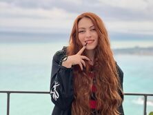 "Две бабы лижутся", "Это сын Наташи Королевой и Тарзана?" Дочь Поляковой захейтили за фото поцелуя с бойфрендом