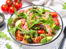 Салат из лосося и авокадо. Рецепт приготовления за пять минут