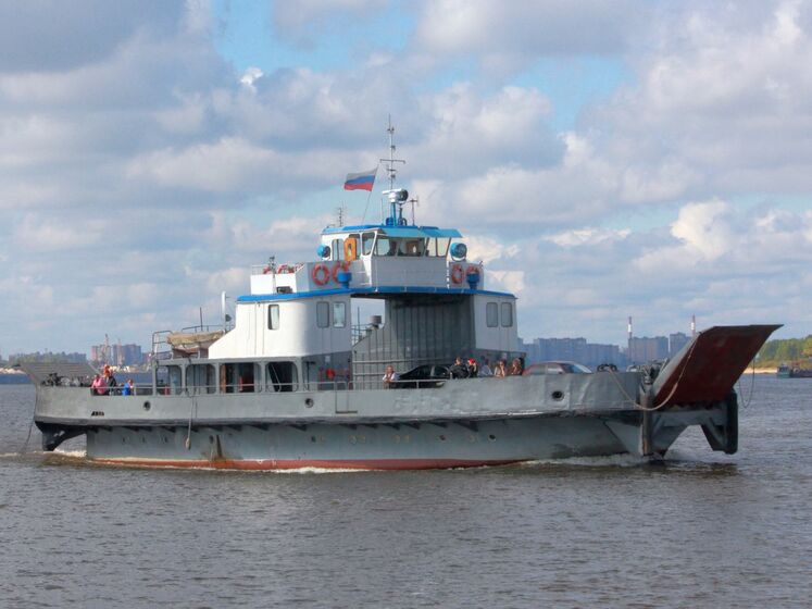 Україна заборонила російським кораблям заходити у свої порти