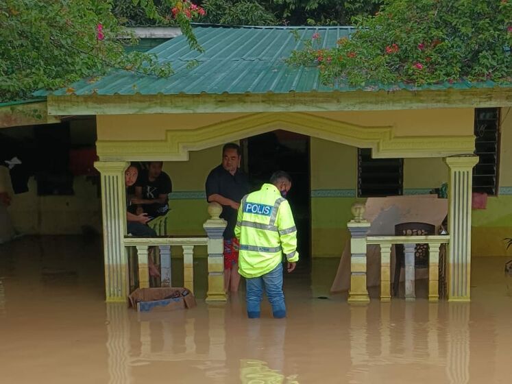 Жертвами наводнения в Малайзии стали по меньшей мере 50 человек