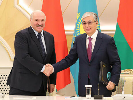 Перед просьбой о помощи у стран Организации Договора о коллективной безопасности Токаев провел переговоры с Лукашенко