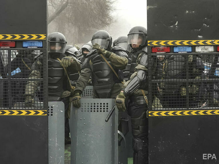 У Казахстані поліція повідомила про "ліквідацію десятків нападників" на поліцію та адмінбудівлі в Алмати 