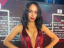 "У Насти цель – Мексика". Танцовщица из балета Каменских рассказала о работе с певицей