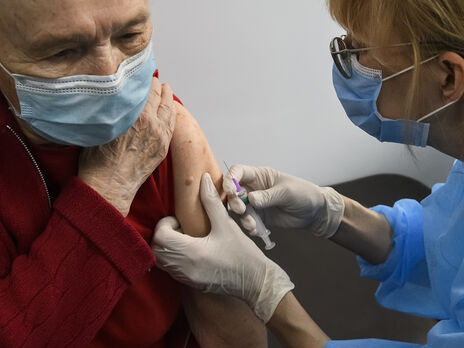 6 січня в Україні отримало щеплення проти коронавірусу майже 72 тис. осіб