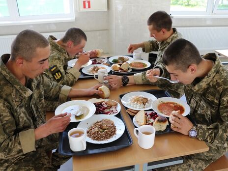 Тендер на закупку услуг питания для военных будет проводиться по 12 отдельным слотам