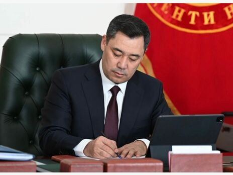 Президент Киргизстану відреагував на затримання у Казахстані музиканта Рузахунова