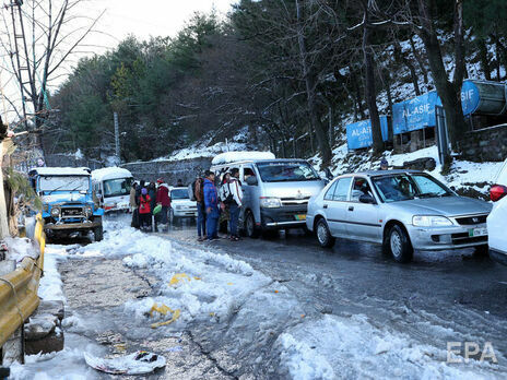 На север Пакистана обрушился снегопад, погибло более 20 человек