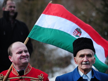 Венгры Закарпатья просят национально-культурную автономию и двойное гражданство