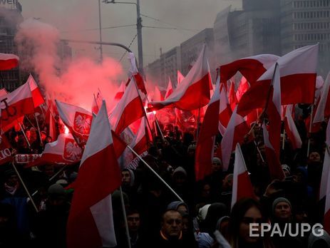 В Польше избили националистов, которые сожгли украинский флаг