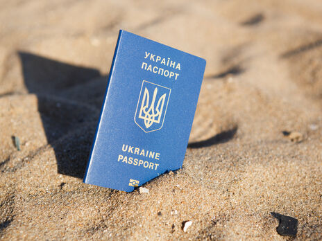 Україна піднялася на дві позиції в рейтингу престижності паспортів