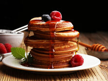 Черничные оладьи. Рецепт от судьи шоу "МастерШеф"